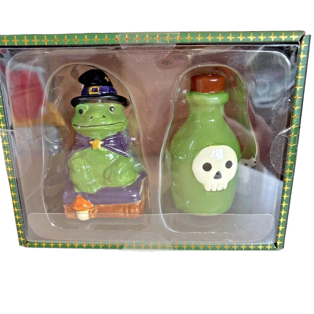 Witch Frog & Potion Bottle Haunted Halloween Ceramic Salt & Pepper Shaker Set